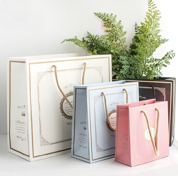 Elegant Pearl Modern Lux Jar Candle
